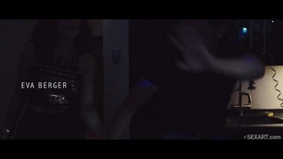 ХХХ видео №3985 (18:22) - сосущие девушки, пьяный секс, рыжие, в ванной.